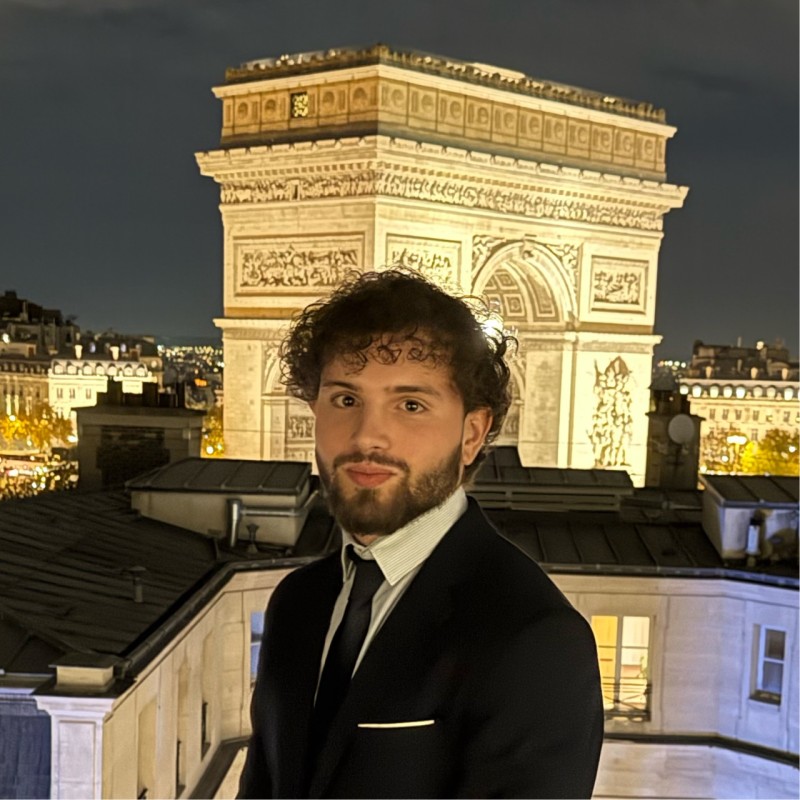 Elias Mahiou, tuteur en mathématiques et physique, étudiant à CentraleSupélec